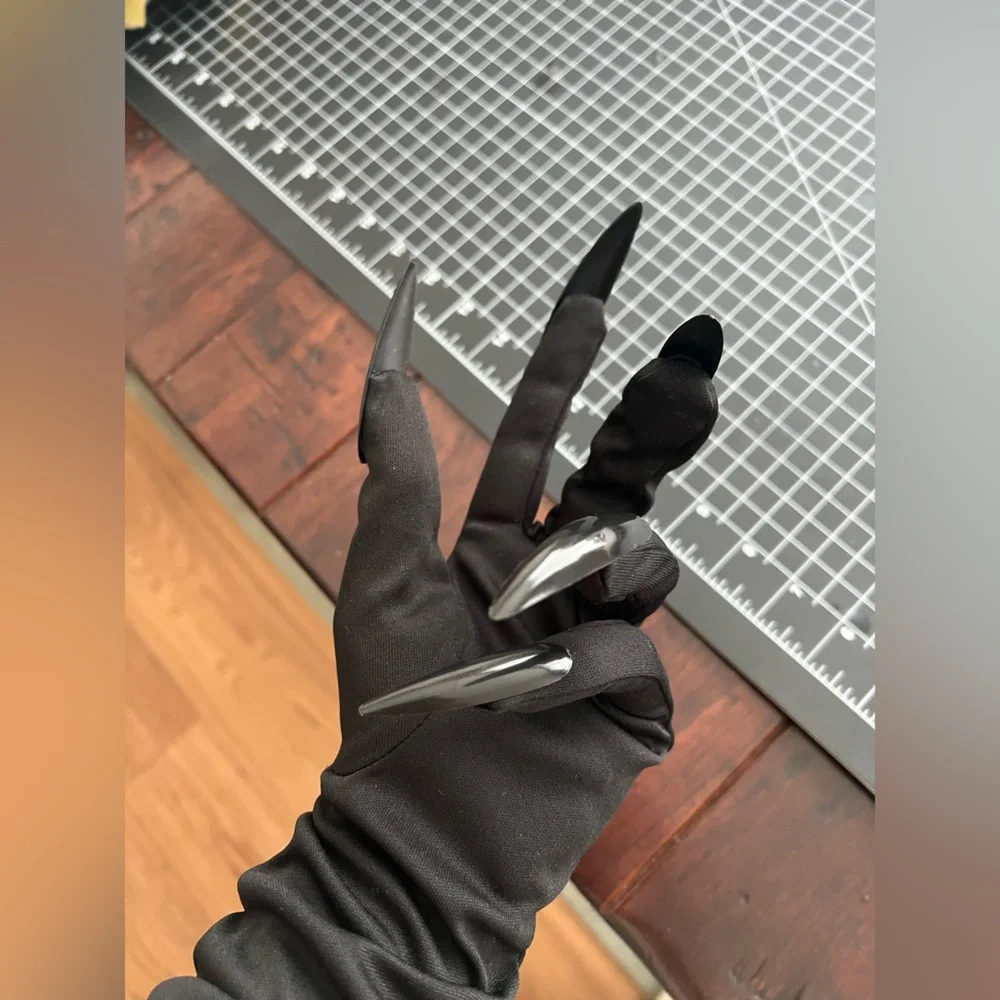 Black Claw Gloves